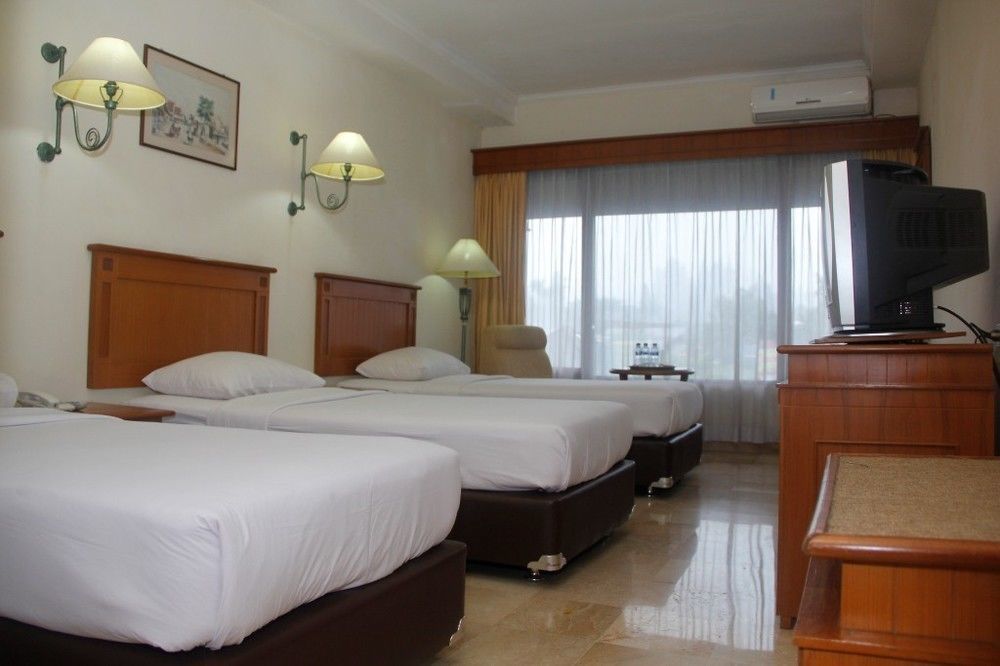 Hotel Parama Puncak Eksteriør billede