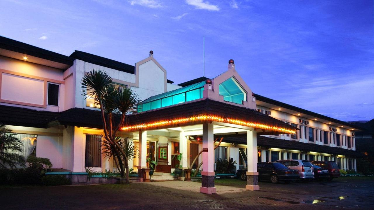 Hotel Parama Puncak Eksteriør billede